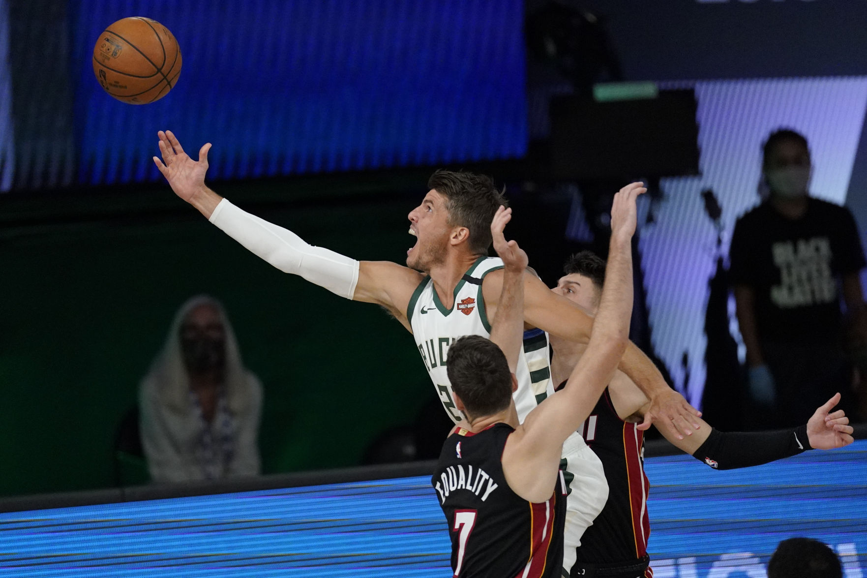 Heat 103, Bucks 94